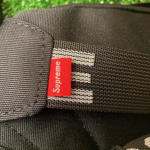 Supreme Black Belt Bag - Picture 3 of 7